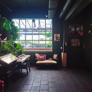 https://hotel-piet-hein-eek.utrechthotels.net